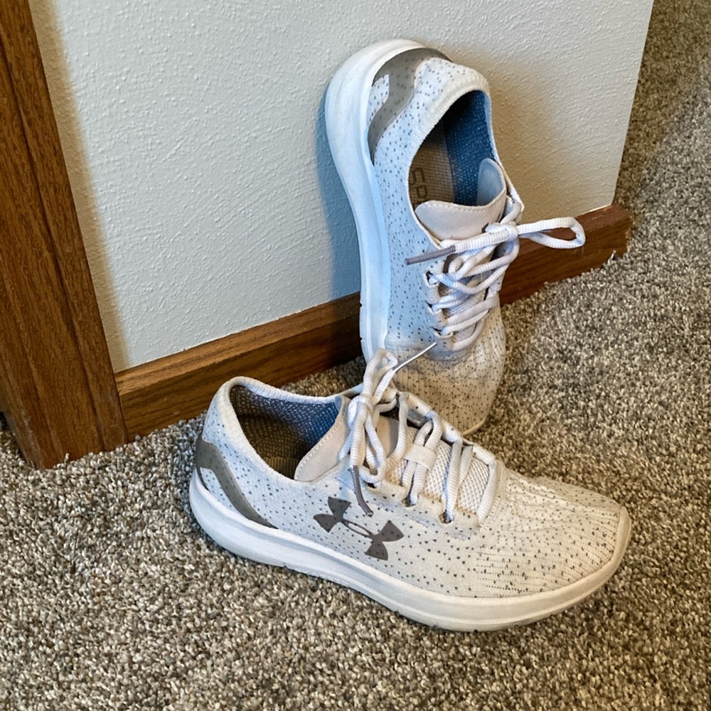 Under armor, speed form, tennis shoes